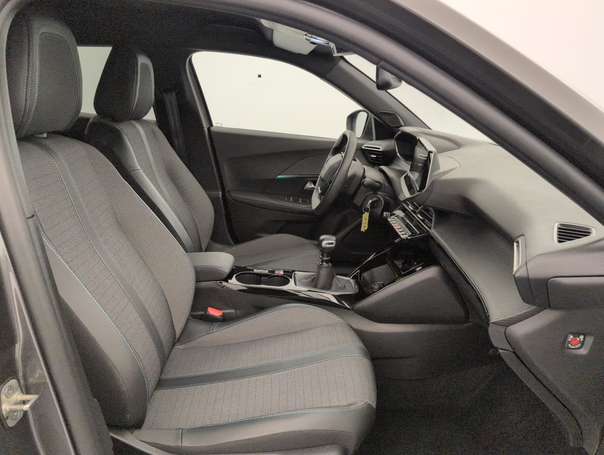 Peugeot 2008 - Image 9