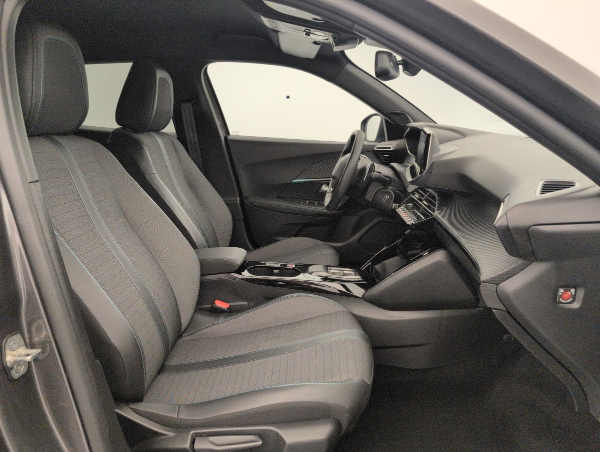 Peugeot 2008 - Image 9