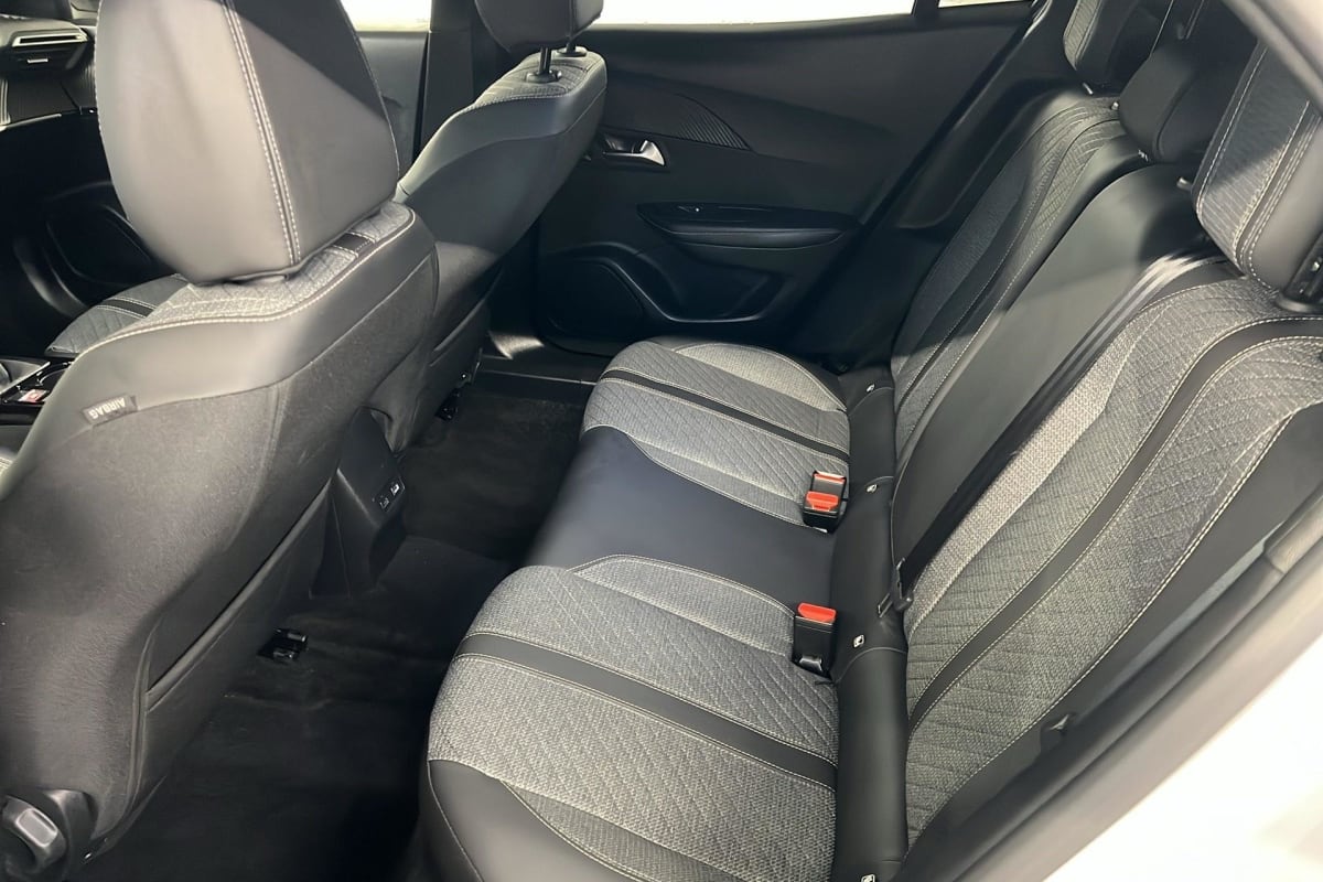 Peugeot 2008 - Image 10