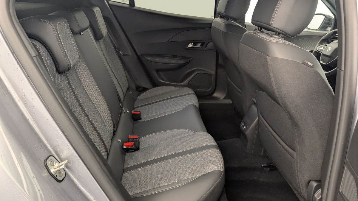 Peugeot 2008 - Image 10