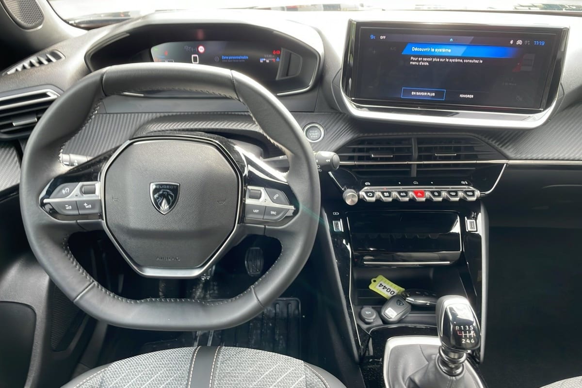 Peugeot 2008 - Image 13