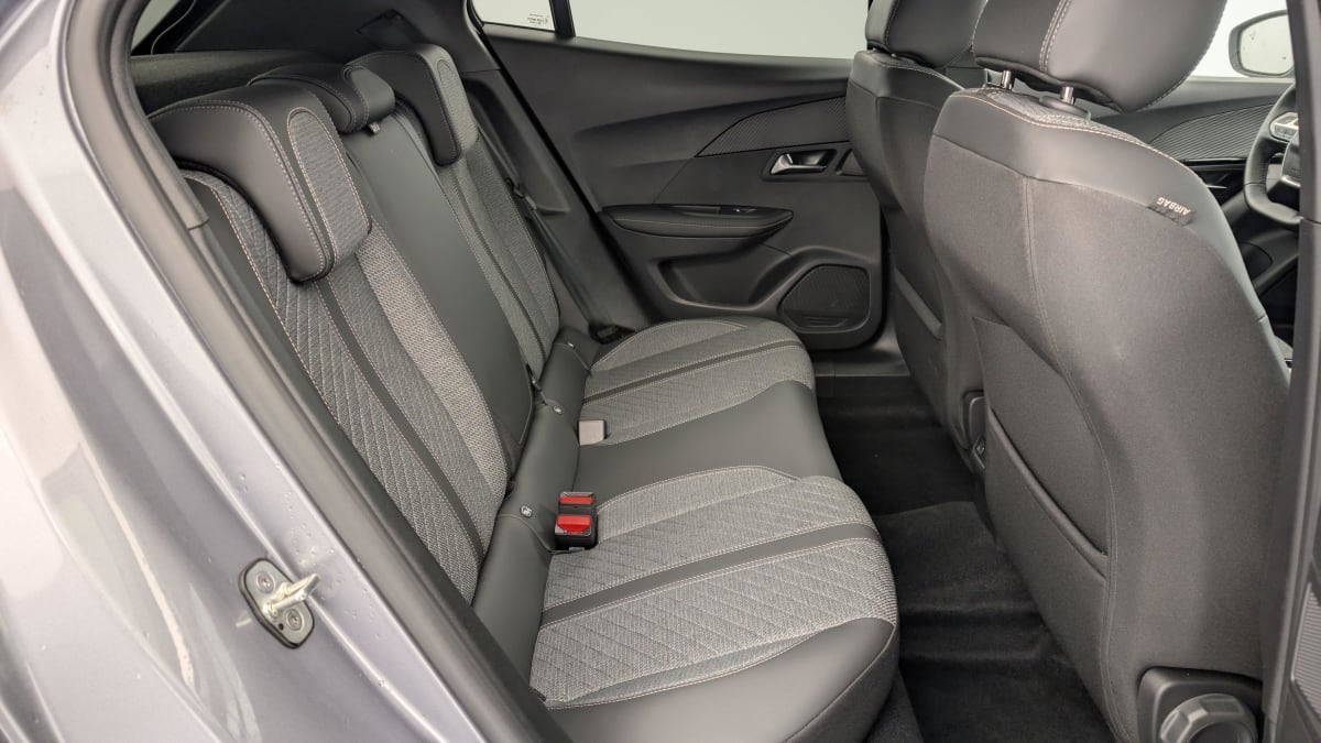 PEUGEOT 2008 PURETECH 100 ALLURE