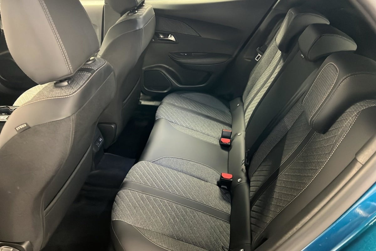 Peugeot 2008 - Image 10