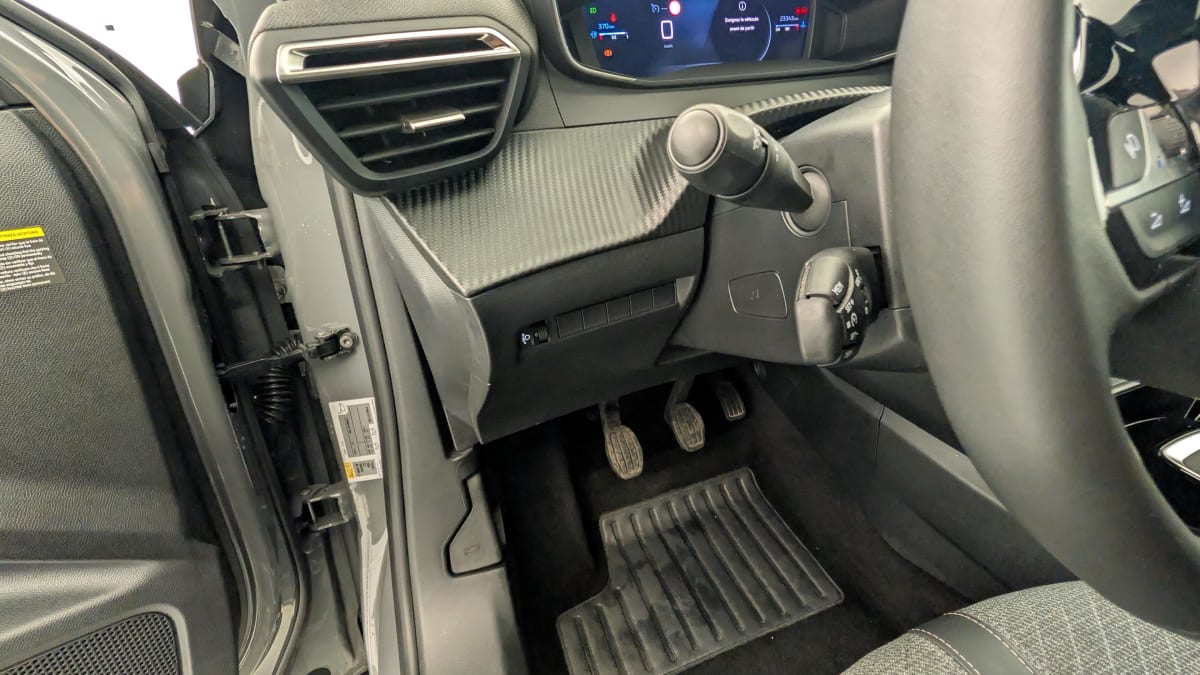 Peugeot 2008 - Image 18