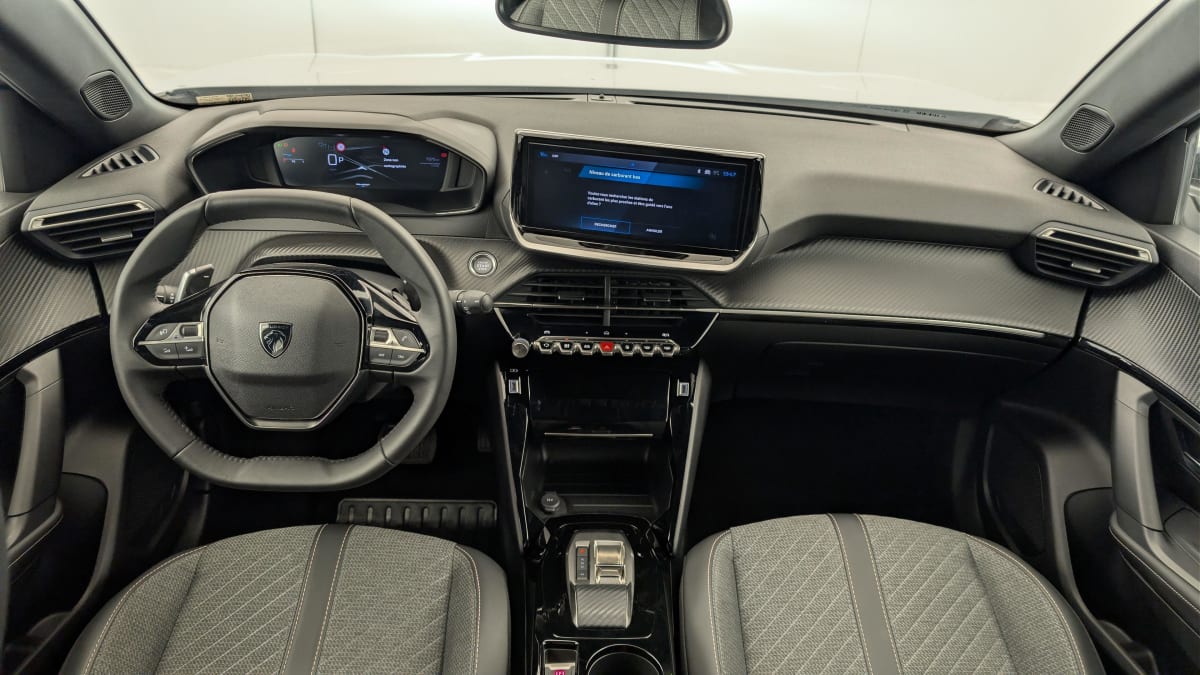 Peugeot 2008 - Image 13