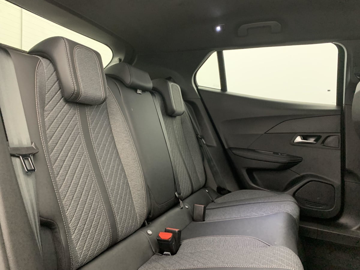 PEUGEOT 2008 HYBRID 145 E-DCS6 ALLURE