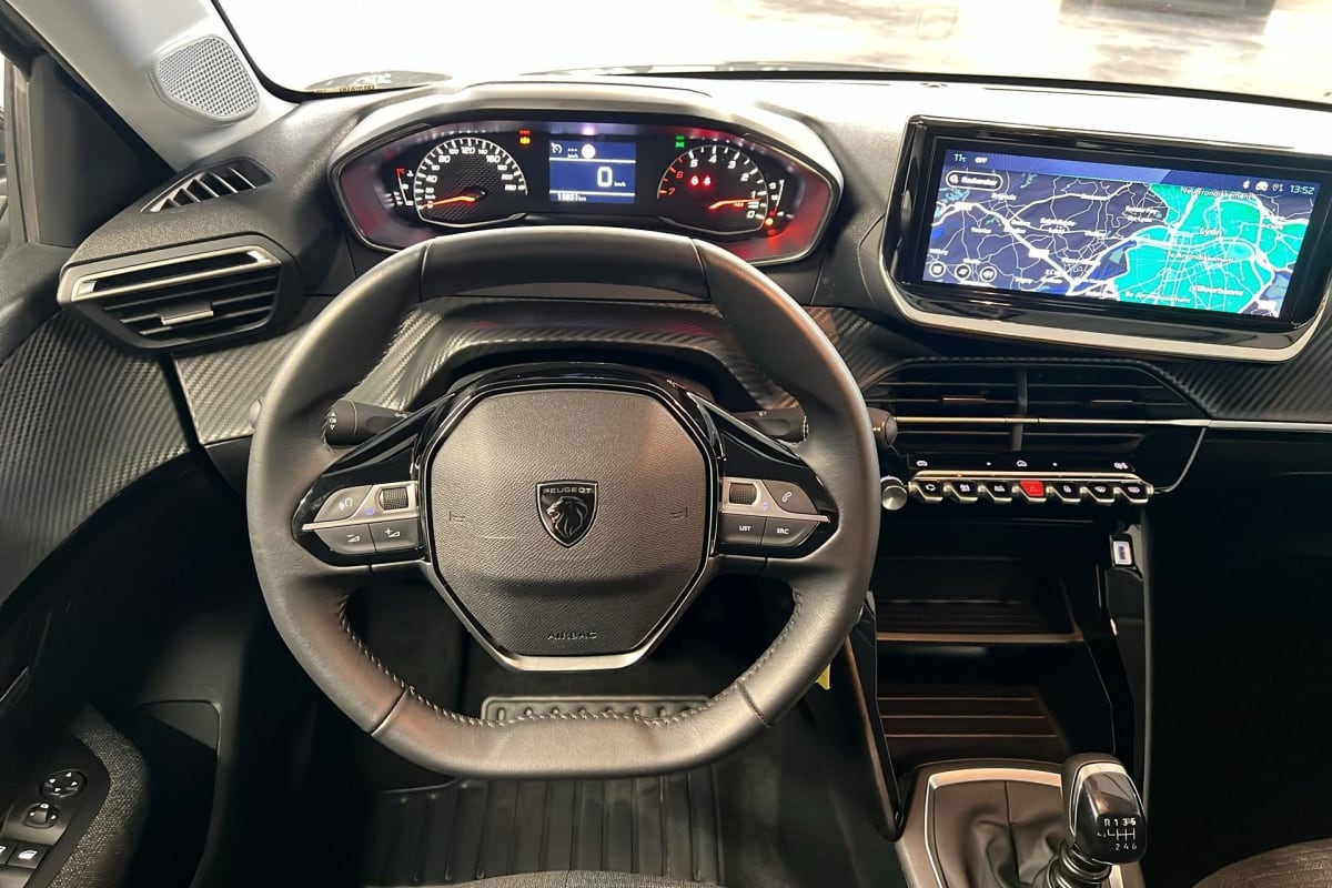 Peugeot 208 - Image 13