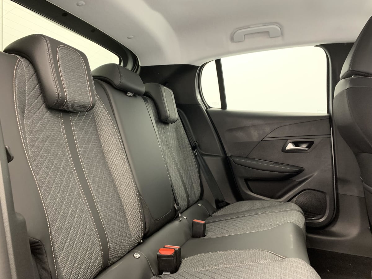 Peugeot 208 - Image 106