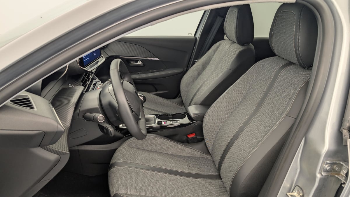 Peugeot 208 - Image 16