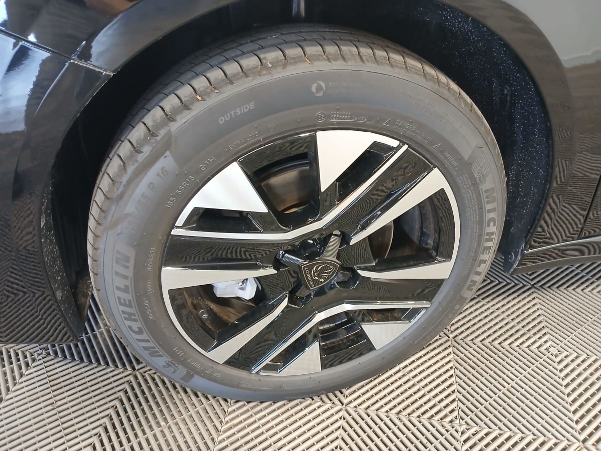 PEUGEOT 208 HYBRID 100 E-DCS6 ALLURE