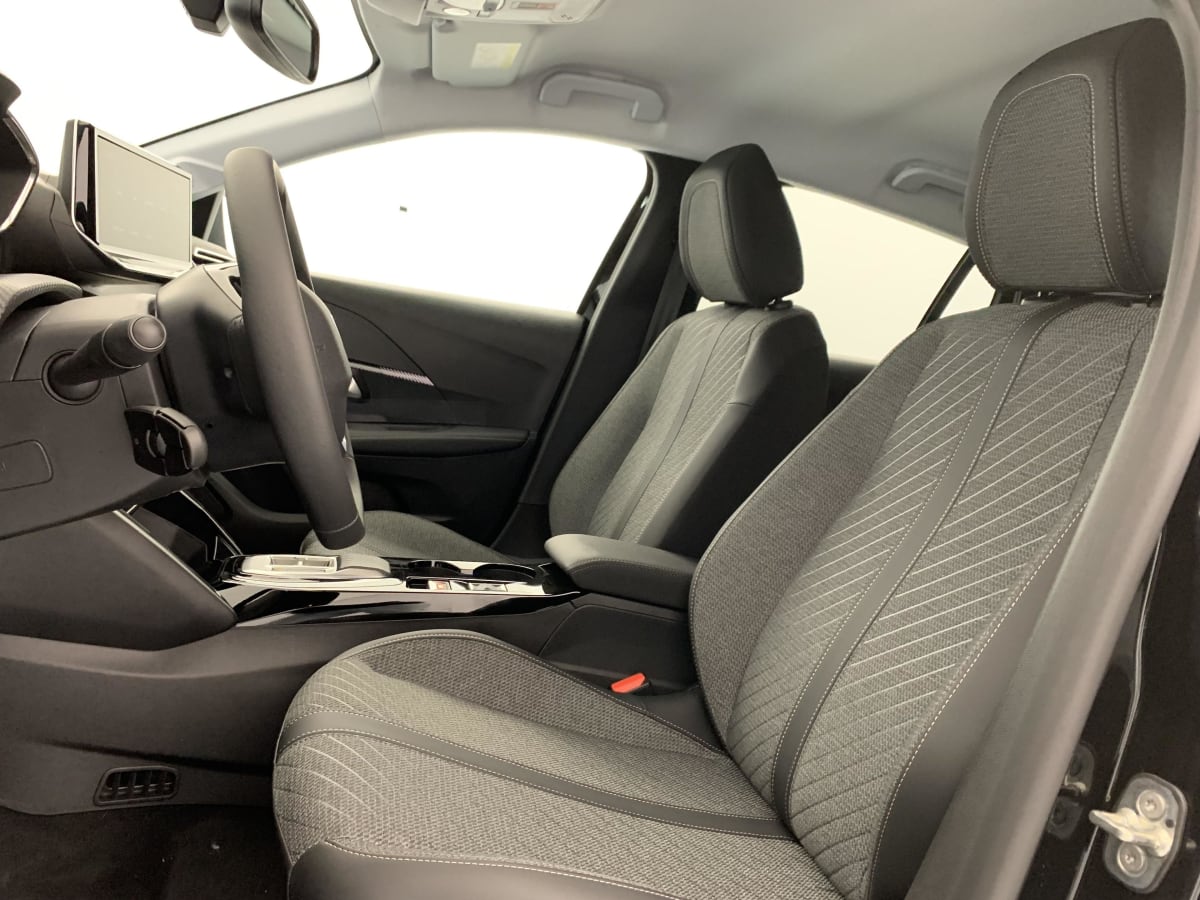Peugeot 208 - Image 65