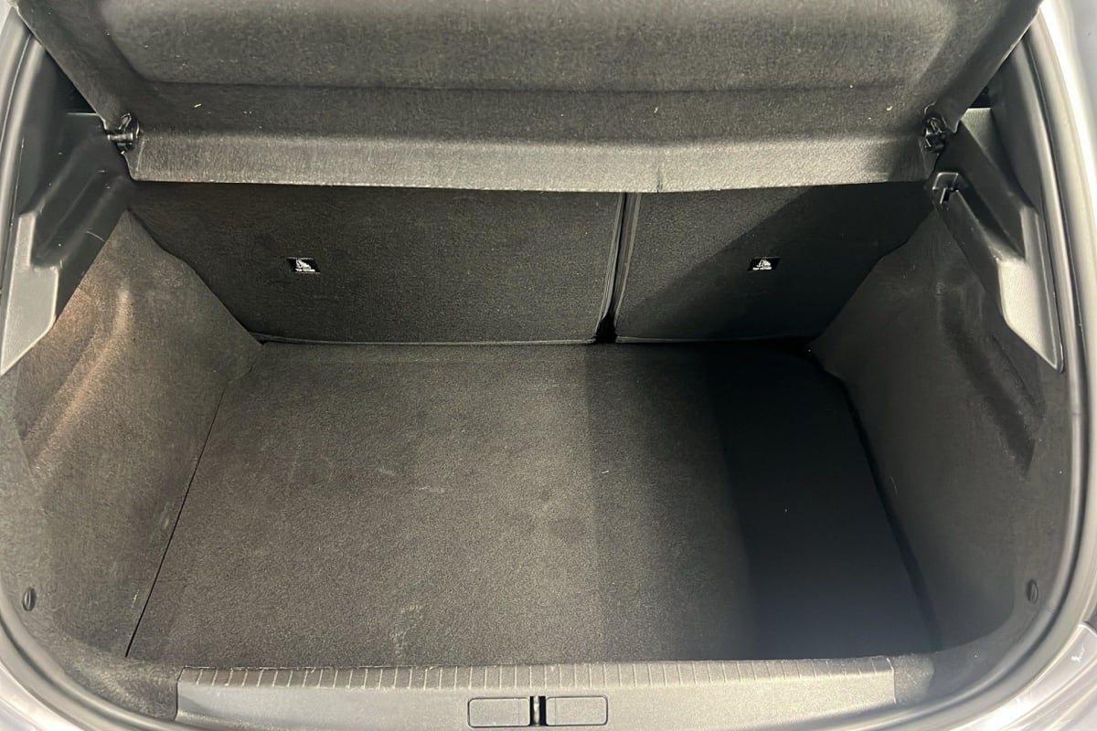 Peugeot 208 - Image 11