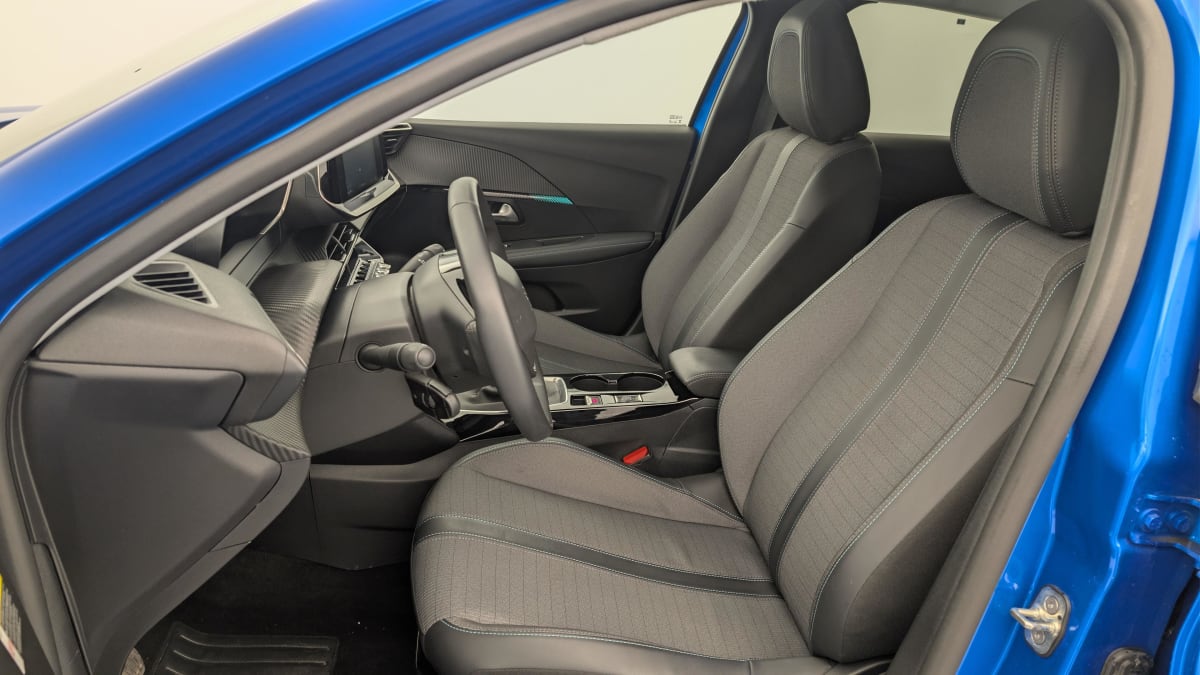 Peugeot 208 - Image 16