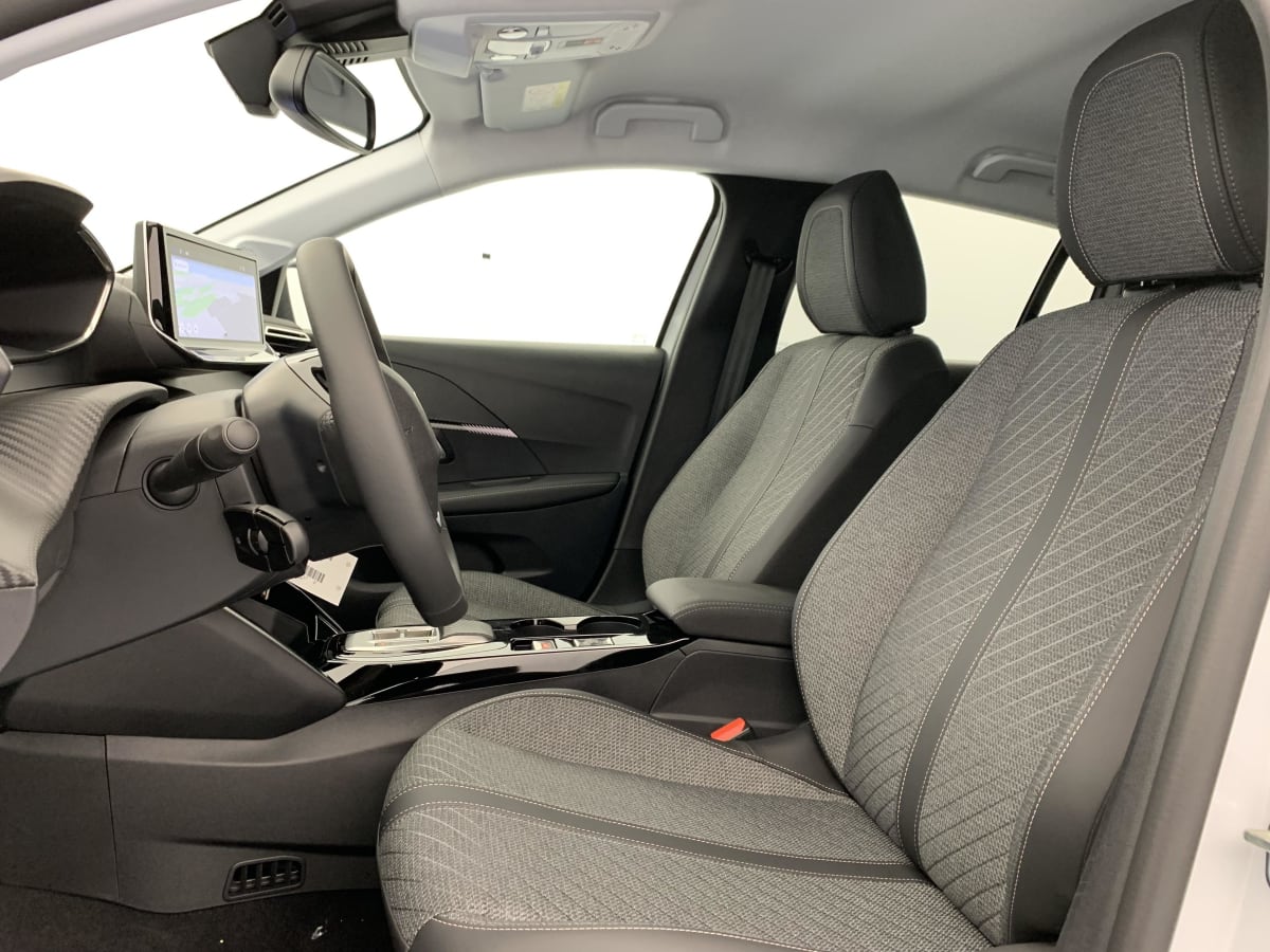 Peugeot 208 - Image 41
