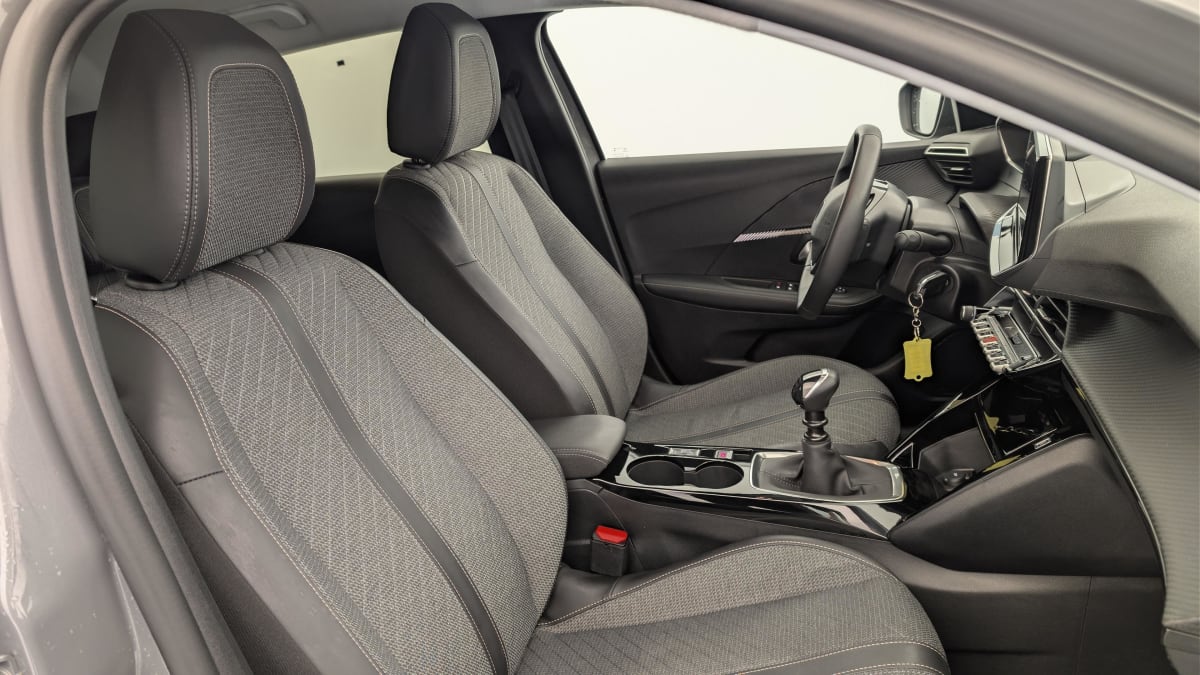 Peugeot 208 - Image 9