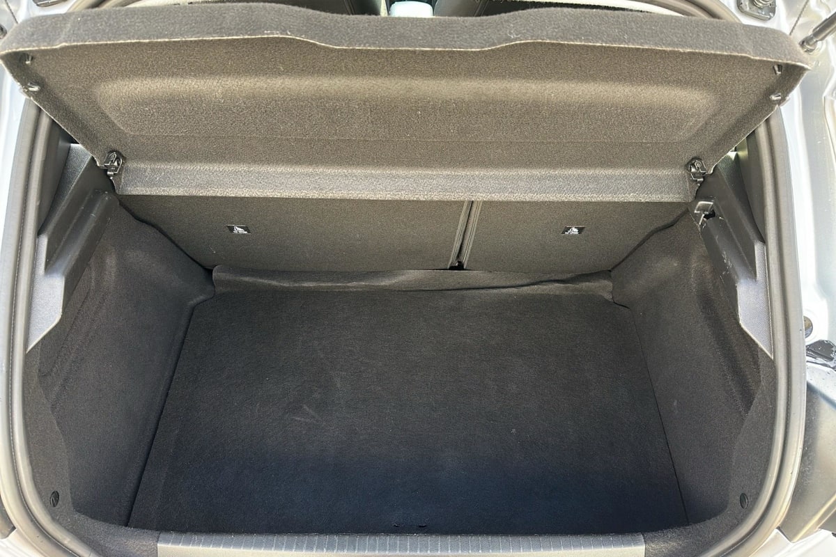 Peugeot 208 - Image 11