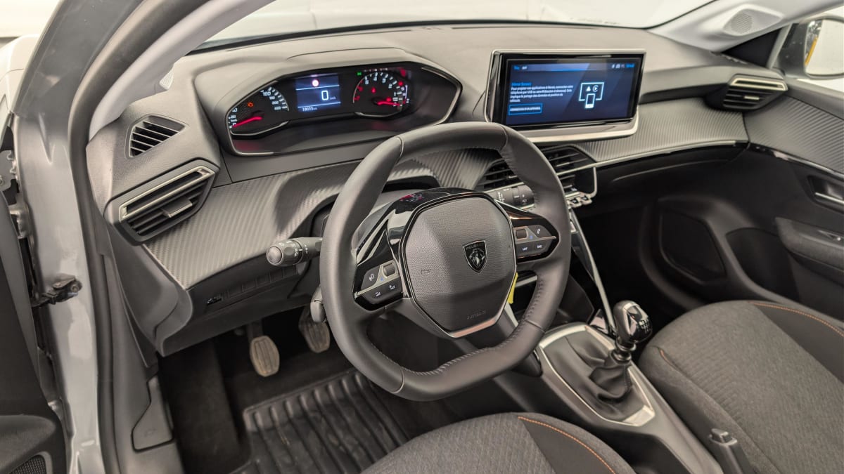 Peugeot 208 - Image 15