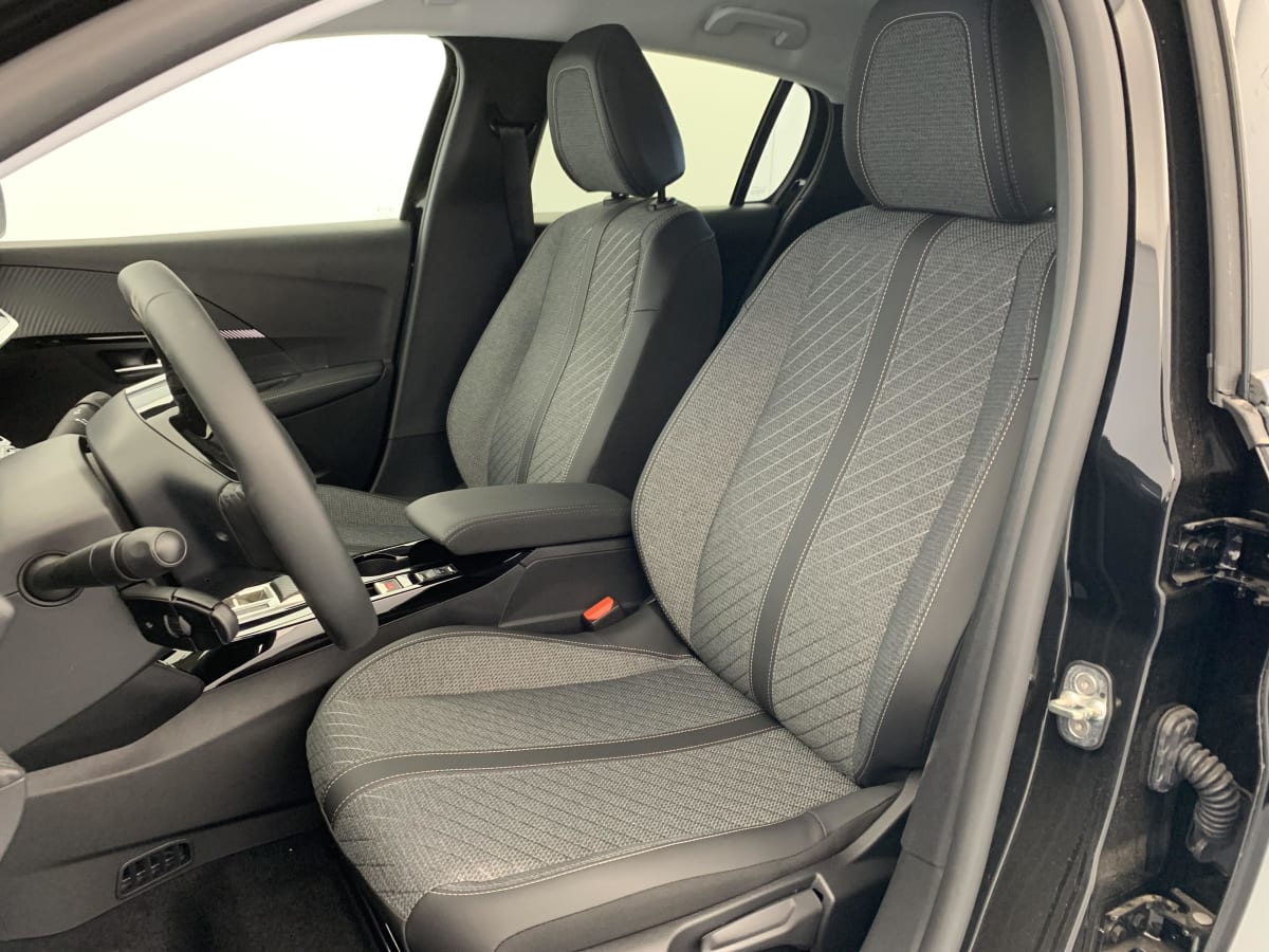 Peugeot 208 - Image 41