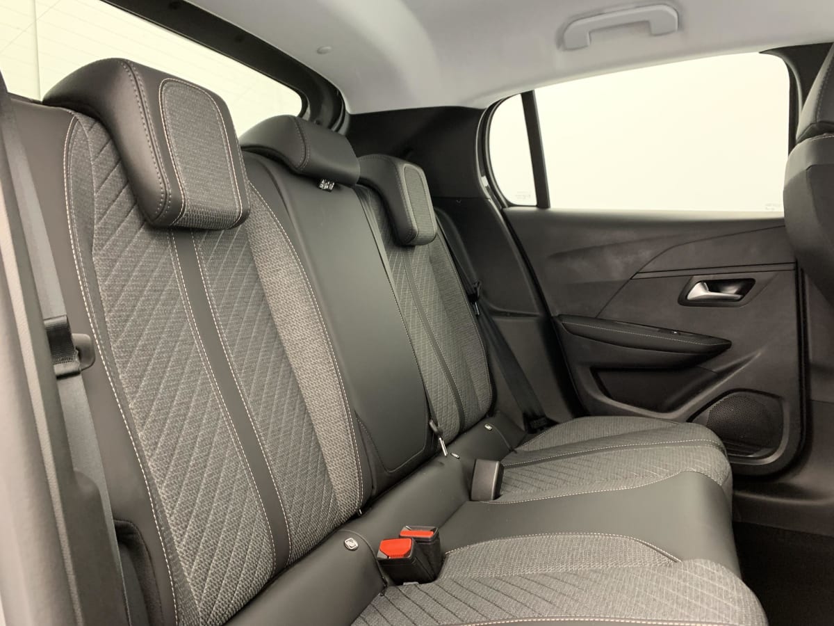 Peugeot 208 - Image 10