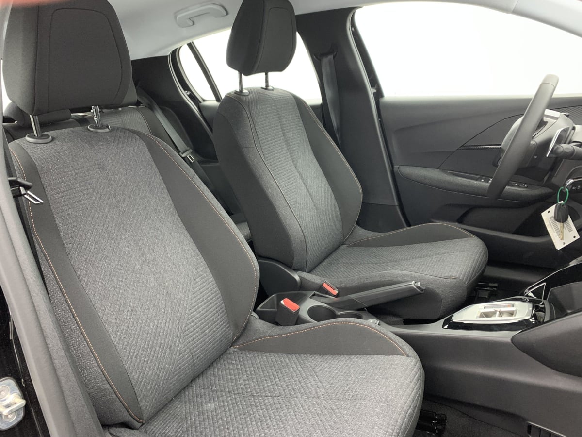 PEUGEOT 208 HYBRID 100 E-DCS6 STYLE