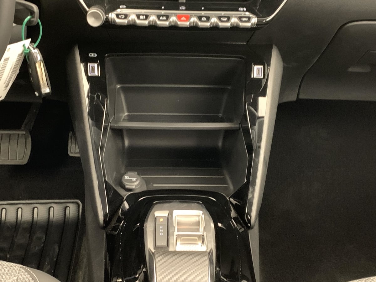 Peugeot 208 - Image 63