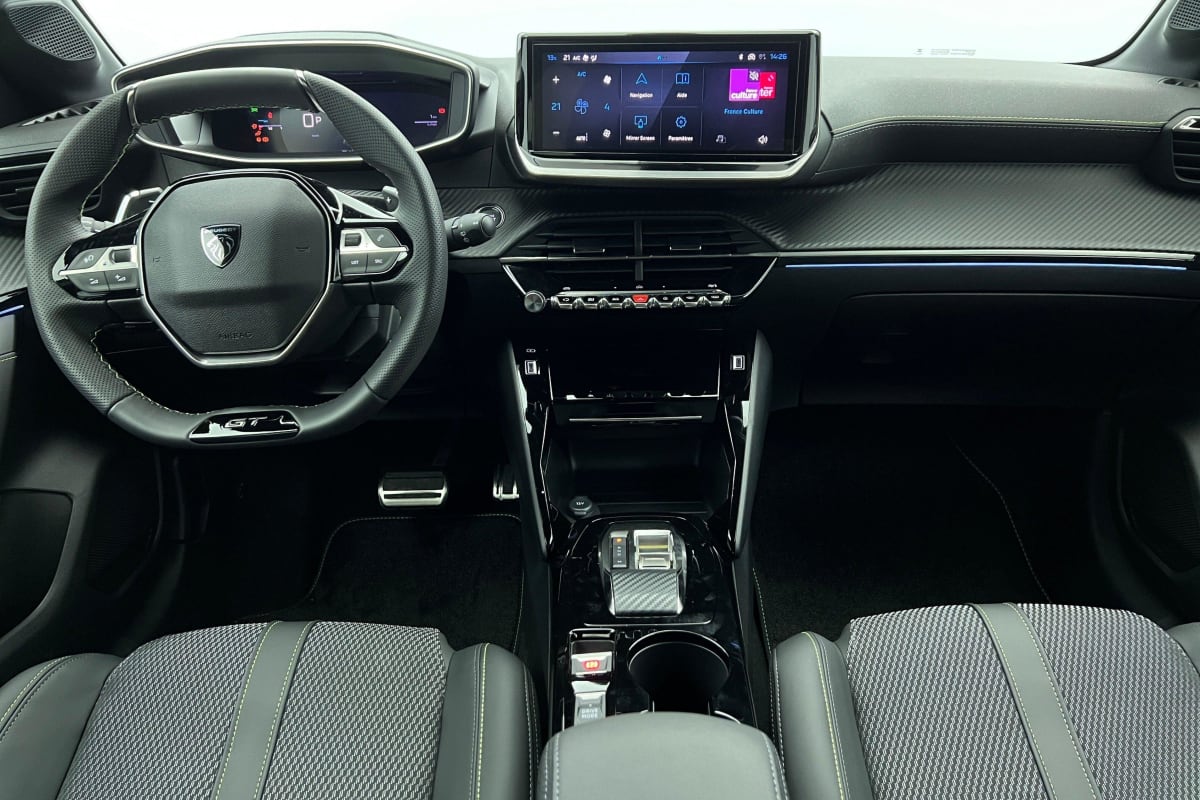 PEUGEOT 208 HYBRID 136 E-DCS6 GT