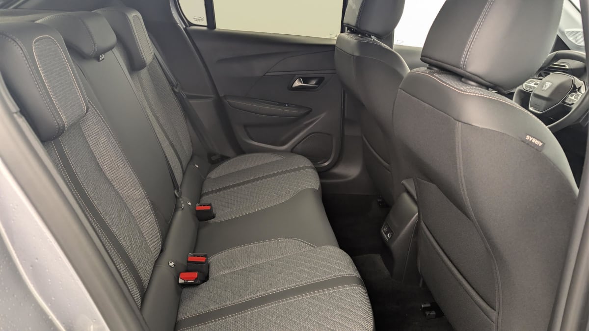 Peugeot 208 - Image 10