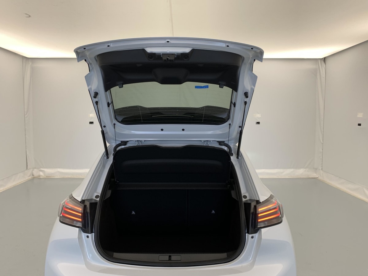 Peugeot 208 - Image 12