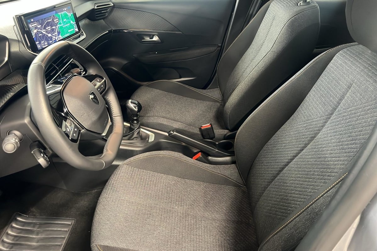 Peugeot 208 - Image 9