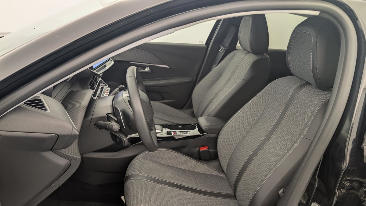 Peugeot 208 - Image 16