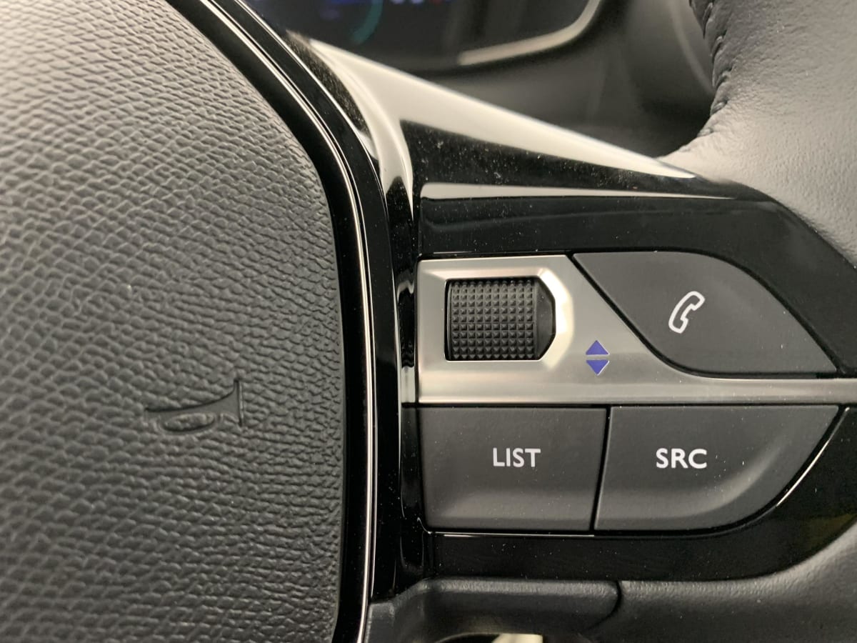 Peugeot 208 - Image 18