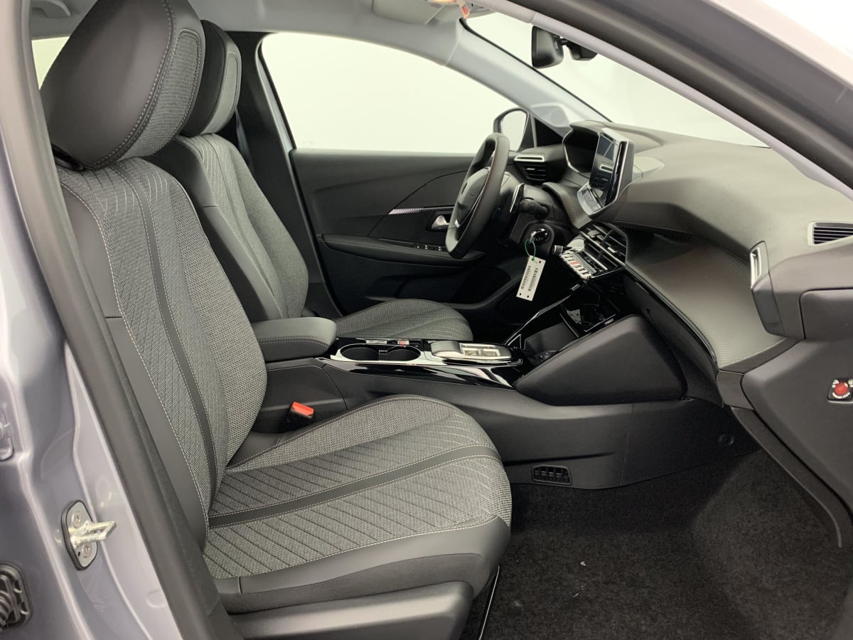 PEUGEOT 208 HYBRID 110 E-DCS6 ALLURE