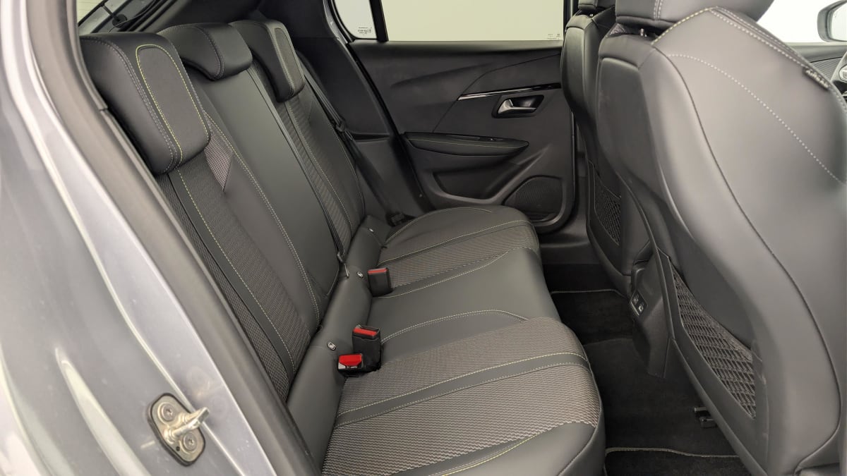 PEUGEOT 208 HYBRID 136 E-DCS6 GT