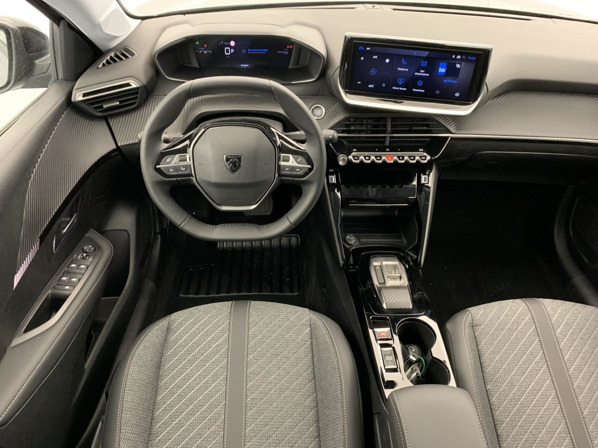 Peugeot 208 - Image 13