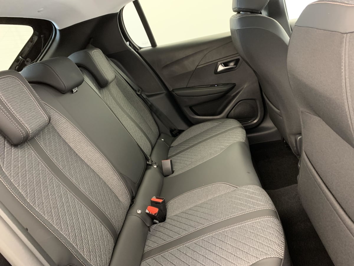 Peugeot 208 - Image 31