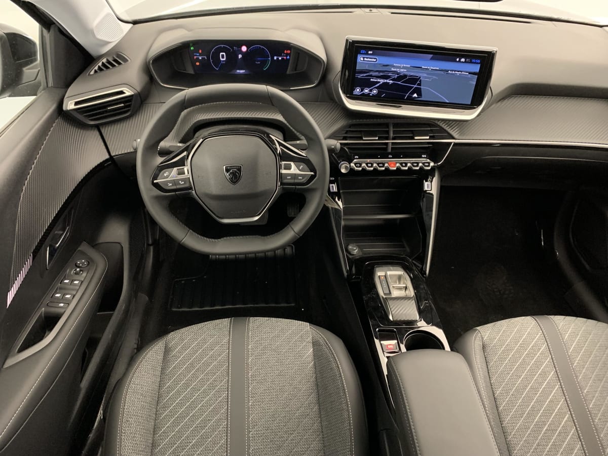Peugeot 208 - Image 13
