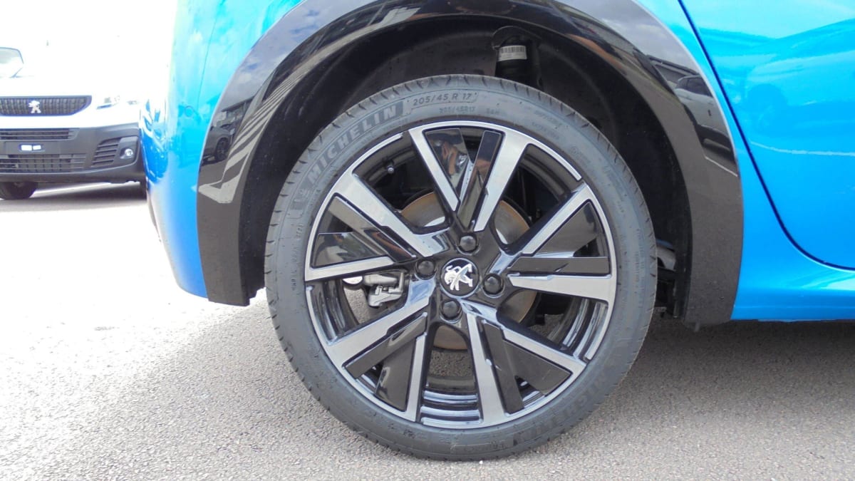 PEUGEOT 208 ELECTRIQUE 50 KWH 136CH GT