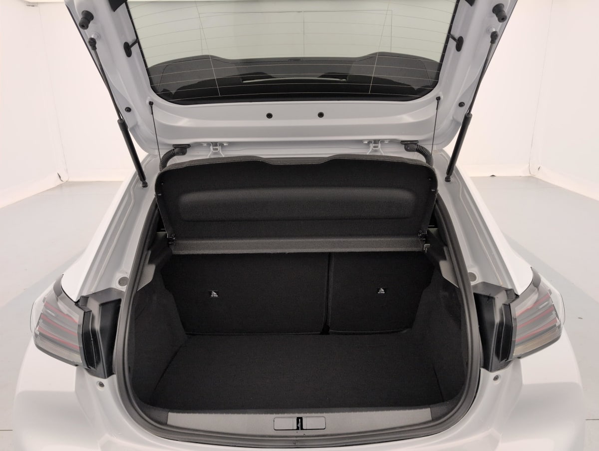 Peugeot 208 - Image 11