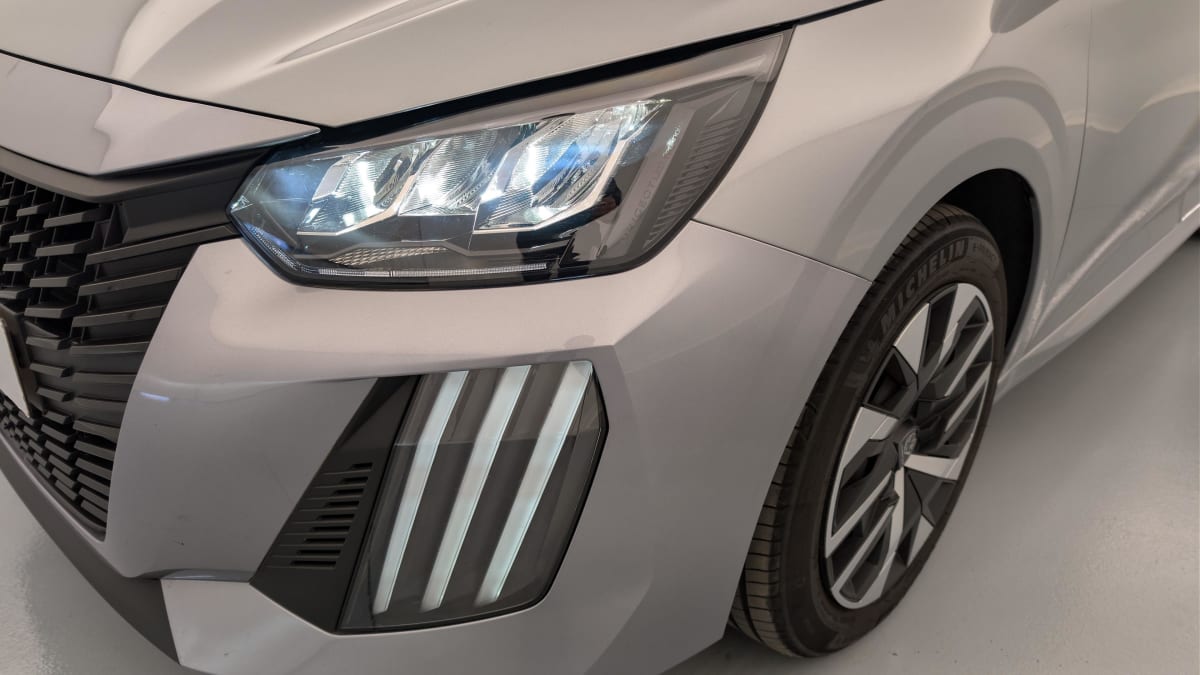 Peugeot 208 - Image 20