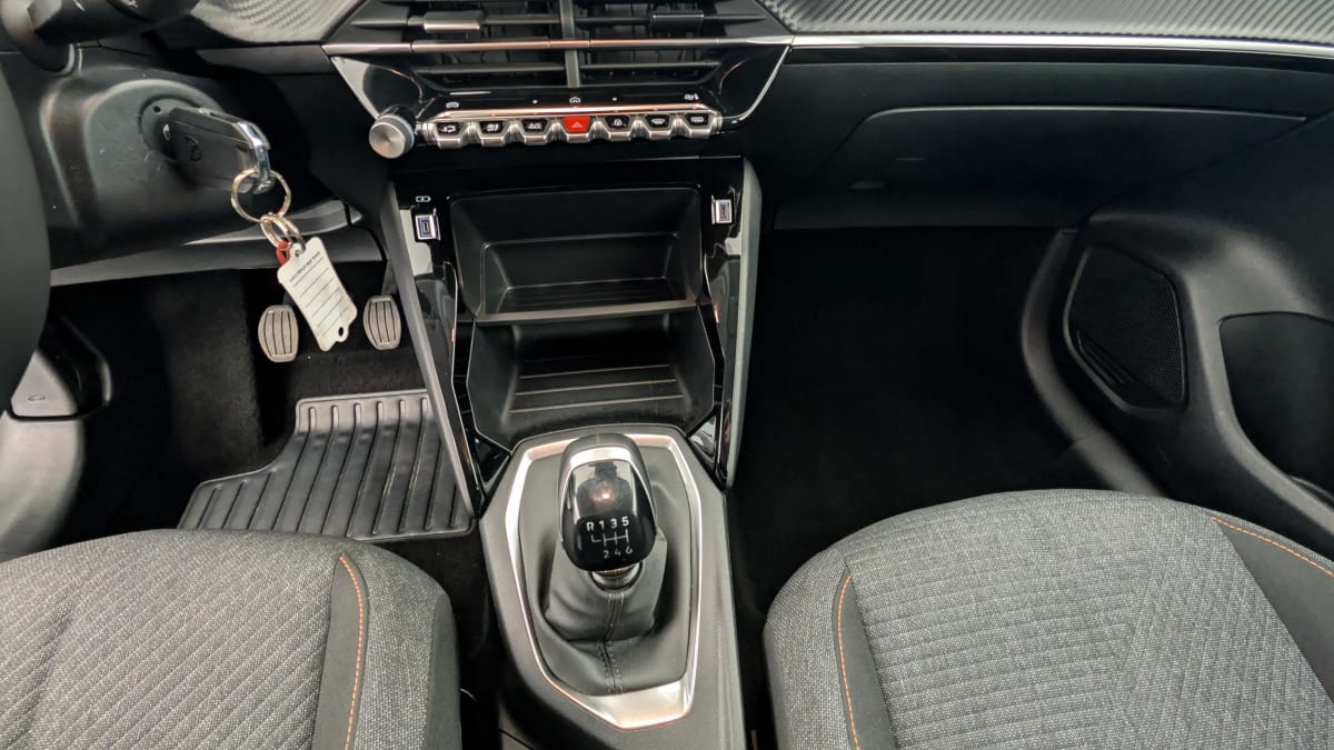 Peugeot 208 - Image 17