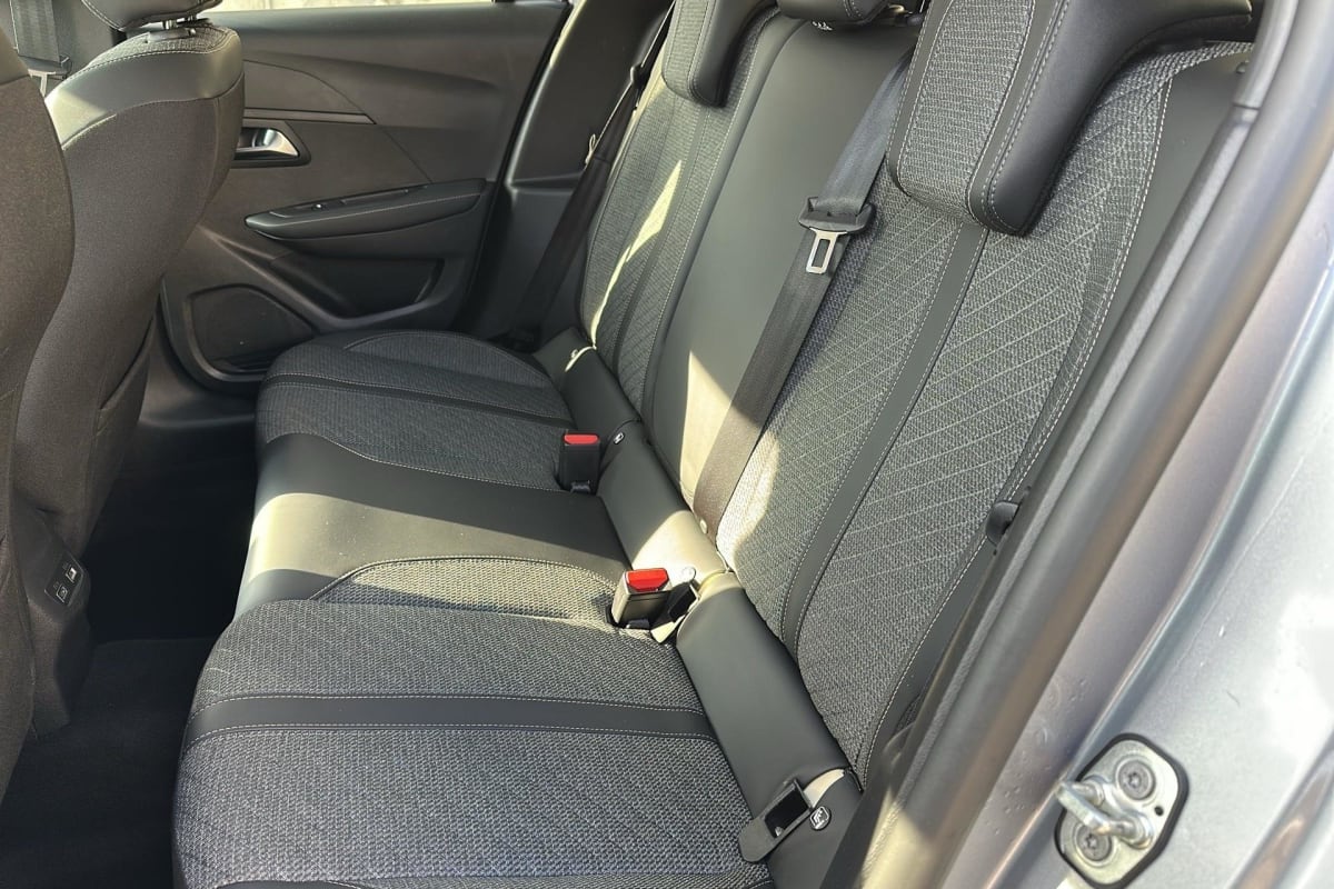 Peugeot 208 - Image 10