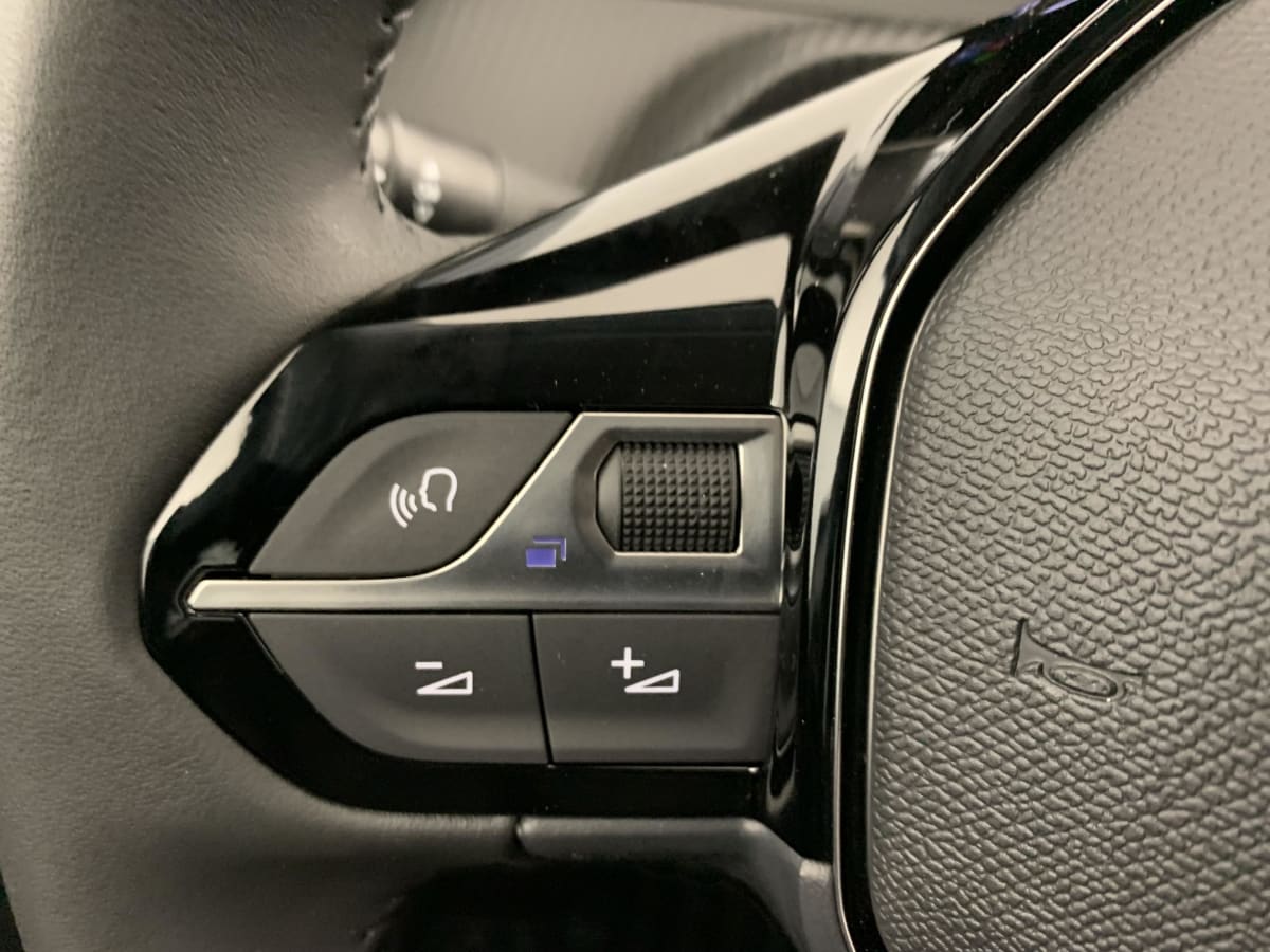 Peugeot 208 - Image 86