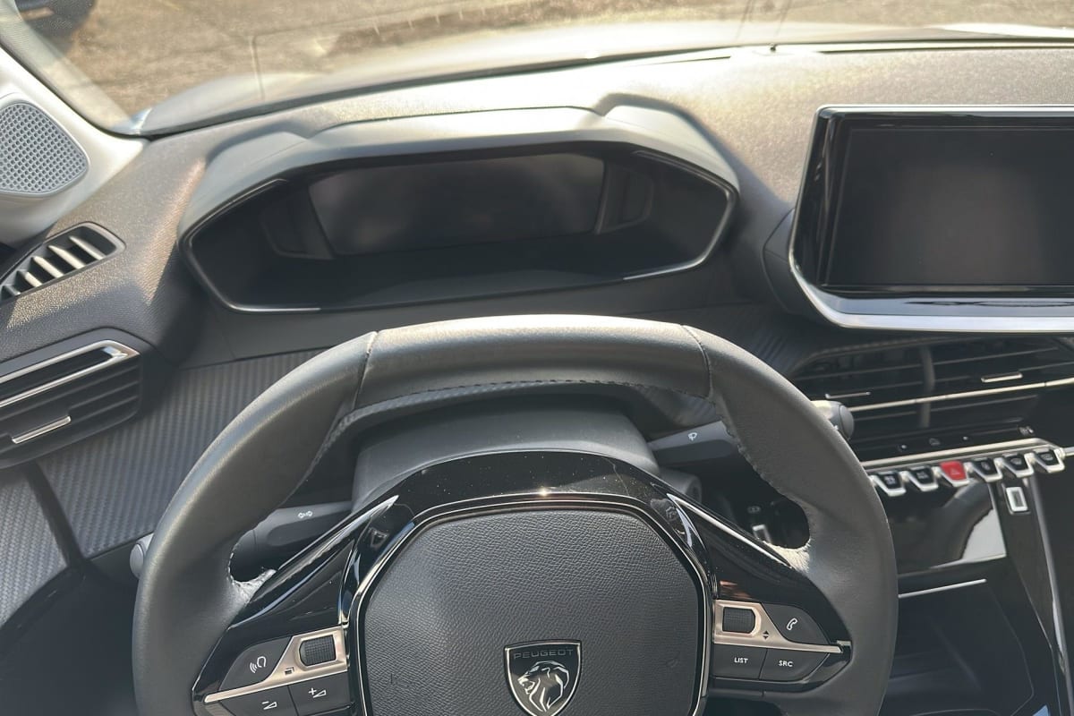 Peugeot 208 - Image 13