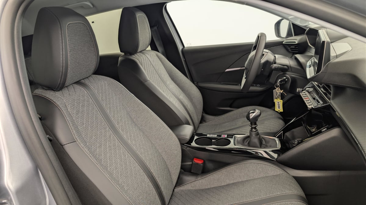 Peugeot 208 - Image 9