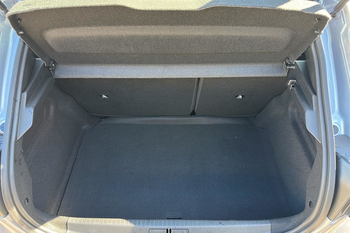 Peugeot 208 - Image 11