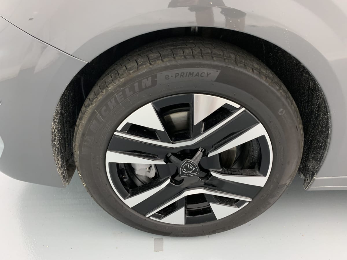 Peugeot 208 - Image 20