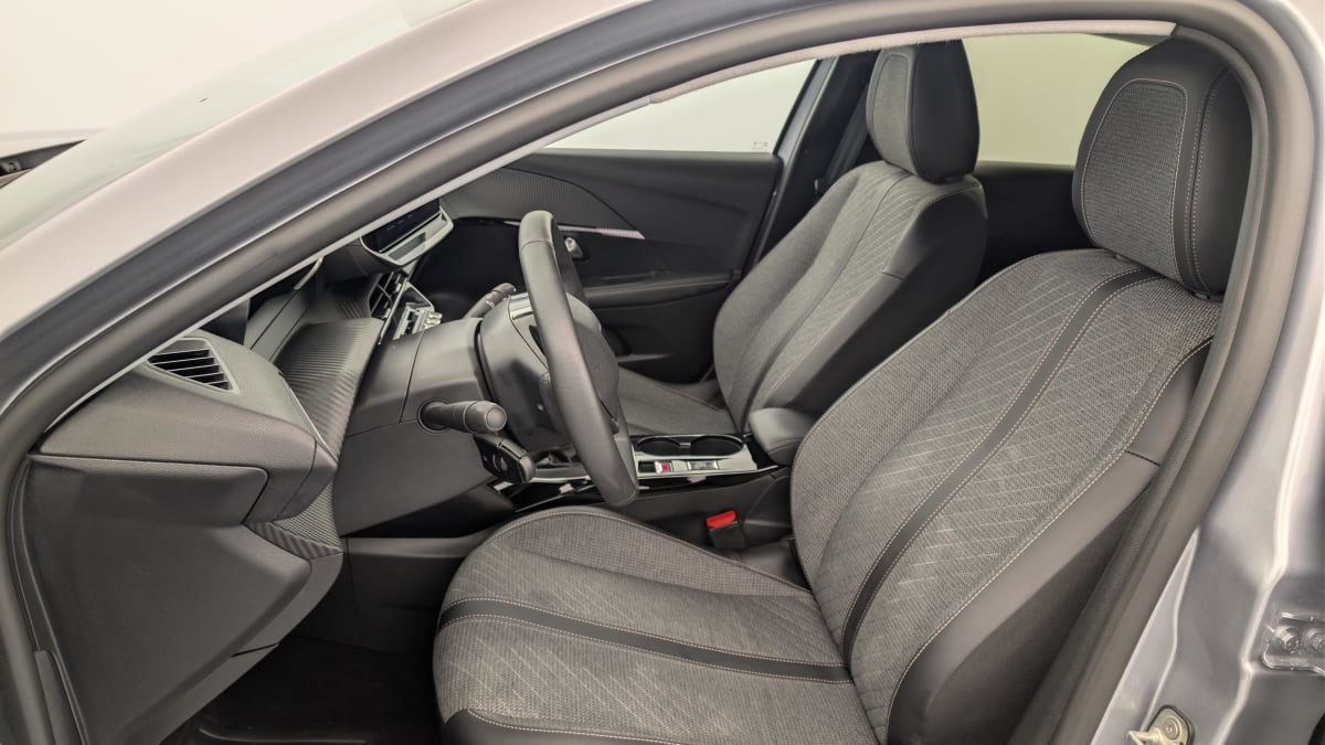 Peugeot 208 - Image 16