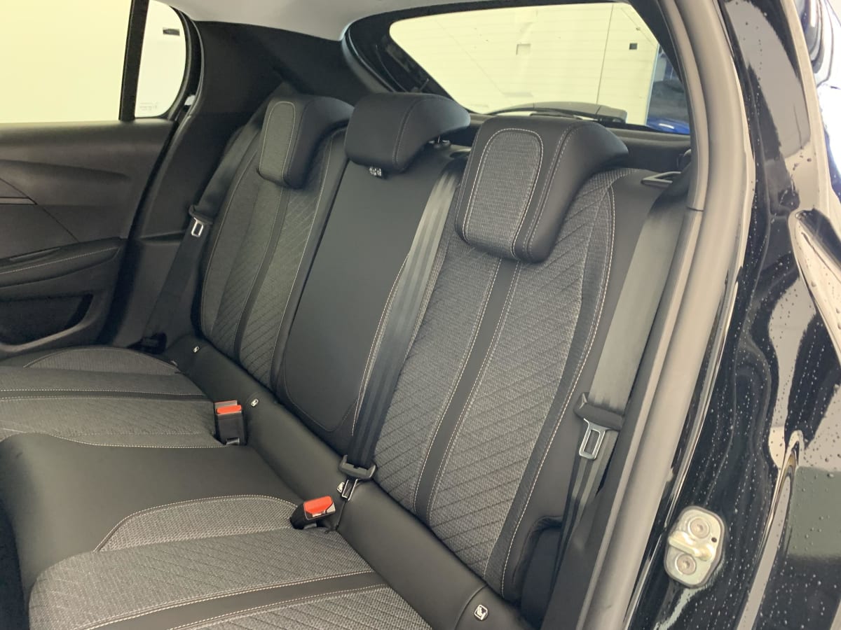Peugeot 208 - Image 40