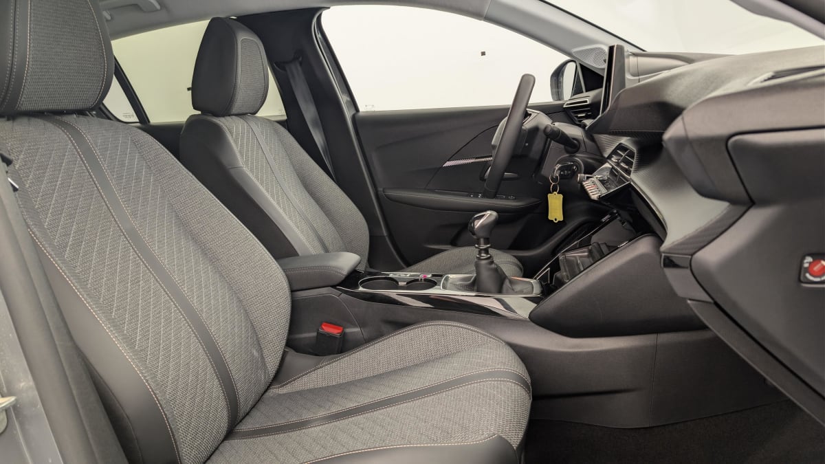 Peugeot 208 - Image 9