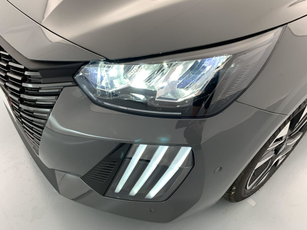 Peugeot 208 - Image 21